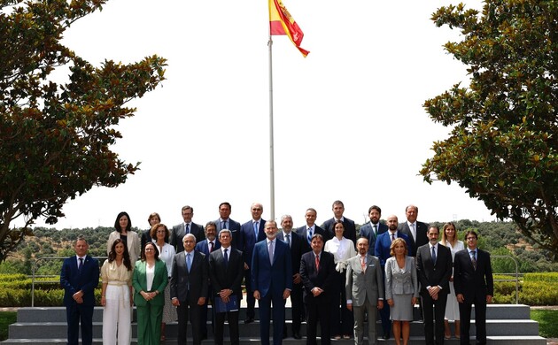Su Majestad el Rey junto al Patronato de la Fundación Consejo España China
