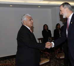 Su Majestad el Rey recibe el saludo del Presidente electo de la República de Panamá, José Raúl Mulino Quintero