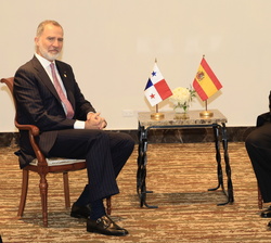 Su Majestad el Rey junto al Presidente electo de la República de Panamá, José Raúl Mulino Quintero, durante el encuentro