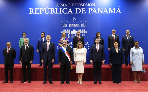 Fotografía de grupo de Su Majestasd el Rey con el Presidente de Panamá y los jefes de Estado y de Gobierno asistentes a la Toma de Posesión