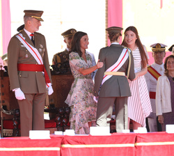 La Infanta Doña Sofía felicita a Su Alteza Real la Princesa de Asturias