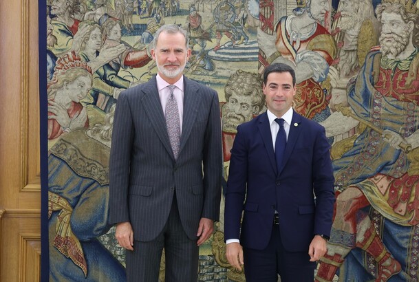Su Majestad el Rey con el Lehendakari del Gobierno Vasco, Imanol Pradales Gil