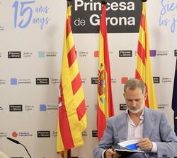 Su Majestad el Rey durante la reunión del patronato de la Fundación Princesa de Girona