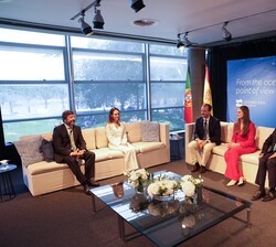 Su Alteza Real la Princesa de Asturias durante la reunión que mantuvo con  directivos de la Fundación y biólogos marinos