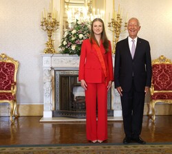 Doña Leonor, junto al Presidente de la República portuguesa, Su Excelencia Marcelo Rebelo de Sousa, tras la imposición de la Banda de la Gran Cruz de la Orden de Cristo