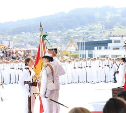 Acto de juramento o promesa ante la Bandera bajo la mirada de Su Majestad el Rey
