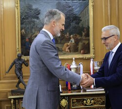 Su Majestad el Rey recibe el saludo del presidente del Consejo de Seguridad Nuclear, Juan Carlos Lentijo Lentijo