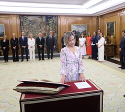 La nueva vocal del Consejo General del Poder Judicial, M.ª Pilar Esther Rojo Beltrán, jura su cargo ante Su Majestad el Rey
