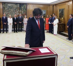 El nuevo vocal del Consejo General del Poder Judicial, Carlos Hugo Preciado Domènech, promete su cargo ante el Rey