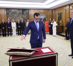 El nuevo vocal del Consejo General del Poder Judicial, Alejandro Abascal Junquera, jura su cargo ante Su Majestad el Rey