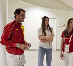 Sus Altezas Reales la Princesa de Asturias y la Infanta Doña Sofía conversan con Rafa Nadal y de Carlos Alcaraz 