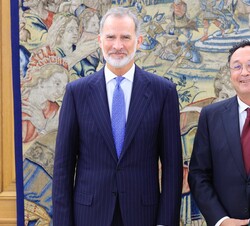 Su Majestad el Rey recibe en audiencia al Fiscal General del Estado, Álvaro García Ortiz, que hizo entrega a Don Felipe de la Memoria Anual de la Inst