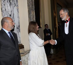 Su Majestad el Rey recibe el saludo de la presidenta del Congreso de los Diputados, Francina Armengol