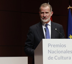 Su Majestad el Rey durante su intervención en la entrega de los Premios Nacionales de Cultura 2022 y 2023