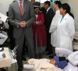 Don Felipe visita el Centro de Salud Jesús Obrero