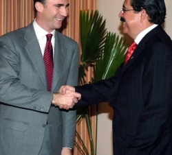Don Felipe con el presidente electo, José Manuel Zelaya Rosales