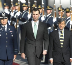 Honores a la llegada de Don Felipe a Santiago de Chile. 10 de marzo de 2006