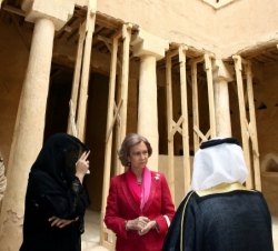Doña Sofía, durante su visita a las ruinas de Al-Diariyadh