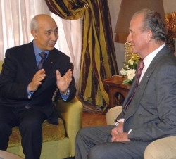 Audiencia con el Primer Ministro de Marruecos, Sr. Driss Jettou Residencia Jnan Kébir. Marrakech, 17 de enero de 2005