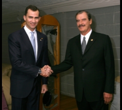 Don Felipe, junto al Presidente saliente de los Estados Unidos Mexicanos, Vicente Fox