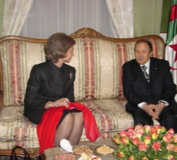 Encuentro con el Presidente Bouteflika
Palacio del Pueblo. Argel, 21 de febrero de 2005