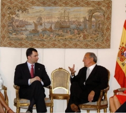 Sus Altezas Reales los Príncipes de Asturias durante el encuentro que tuvieron en Brasilia con el presidente del Supremo Tribunal Federal, Nelson Jobi